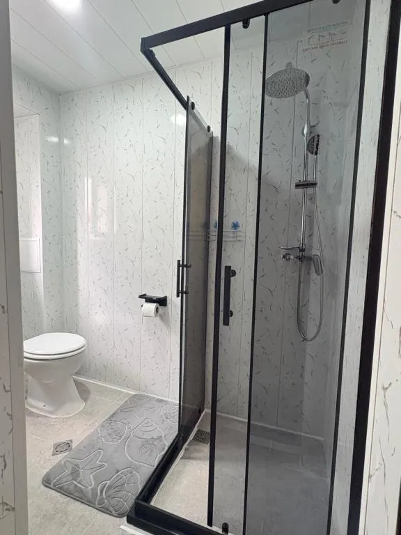Баня във Velonia Guest House